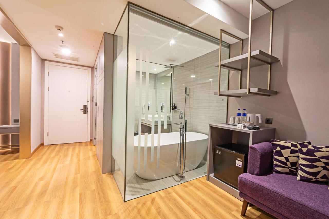 Platinum Hotel Tunjungan Сурабая Екстериор снимка