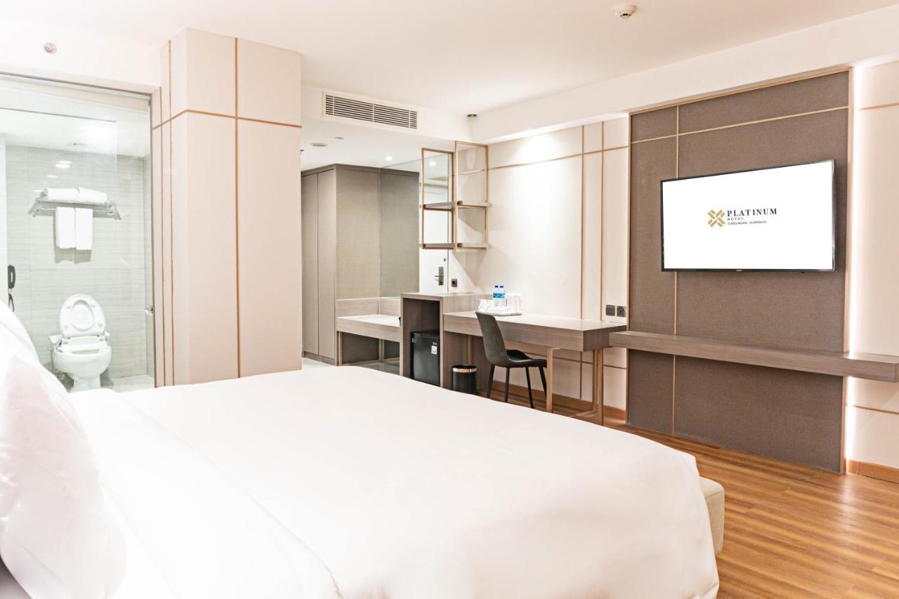 Platinum Hotel Tunjungan Сурабая Екстериор снимка
