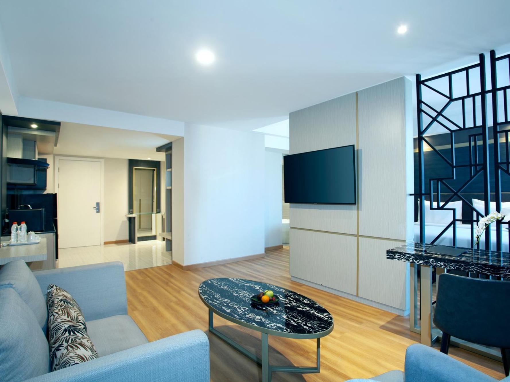 Platinum Hotel Tunjungan Сурабая Екстериор снимка