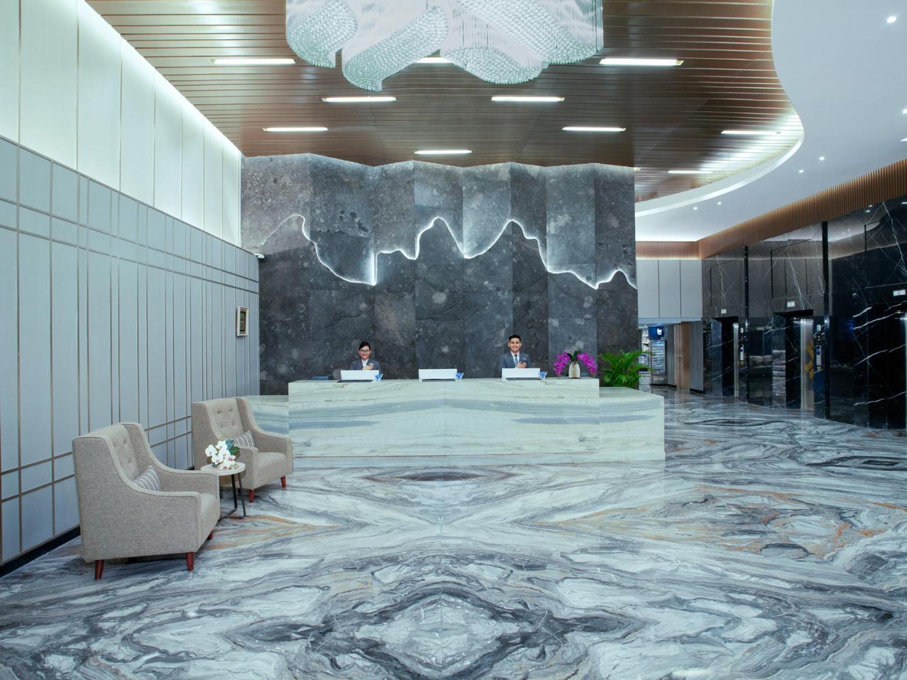 Platinum Hotel Tunjungan Сурабая Екстериор снимка
