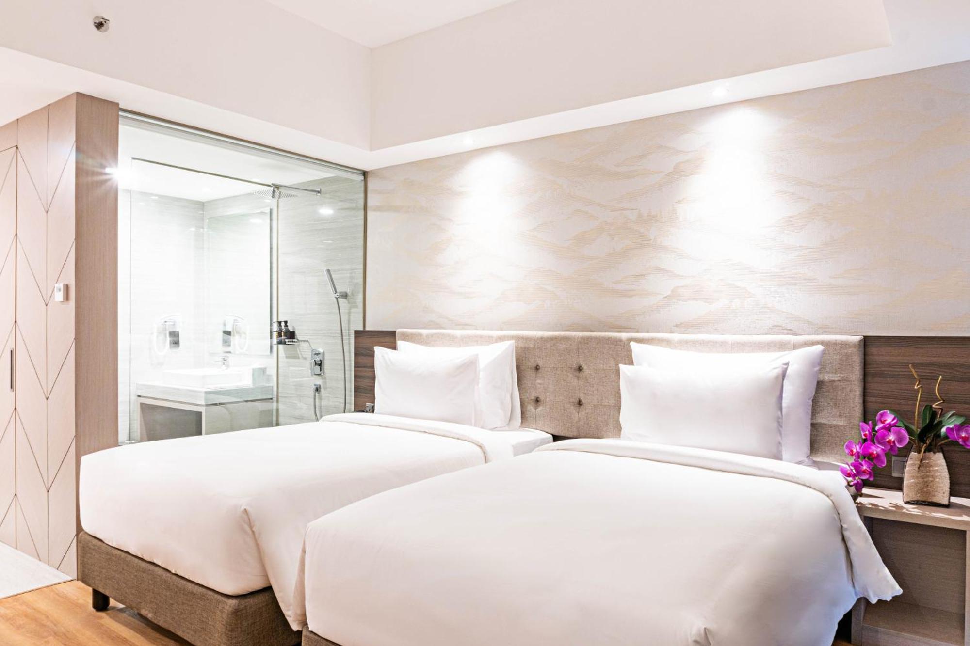 Platinum Hotel Tunjungan Сурабая Стая снимка